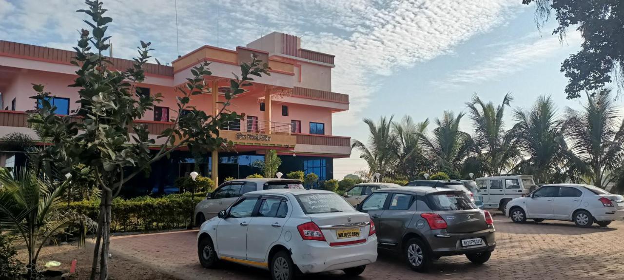 Hotel Nisarg Lodging And Restaurant Aurangabad  Eksteriør billede