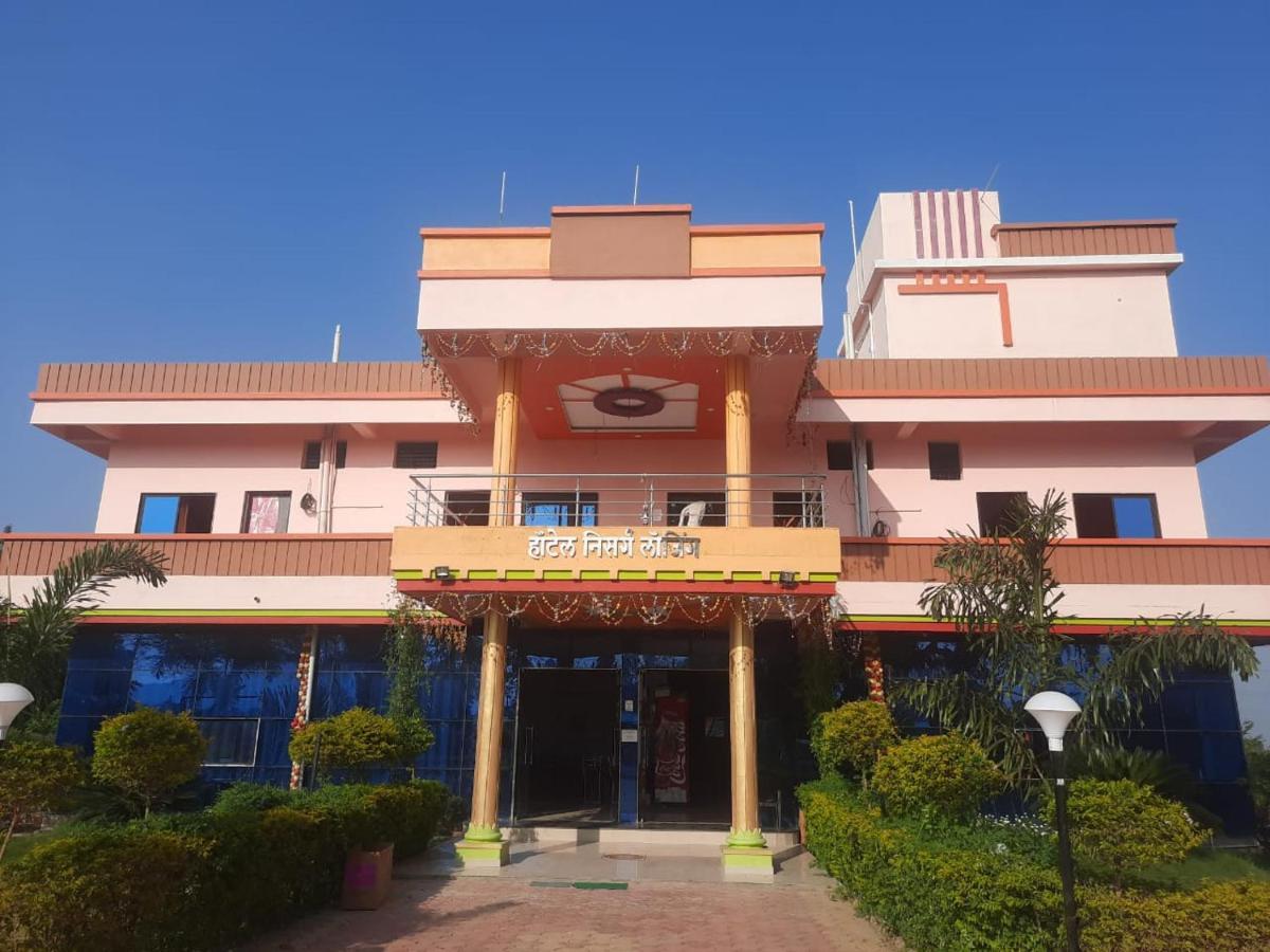 Hotel Nisarg Lodging And Restaurant Aurangabad  Eksteriør billede