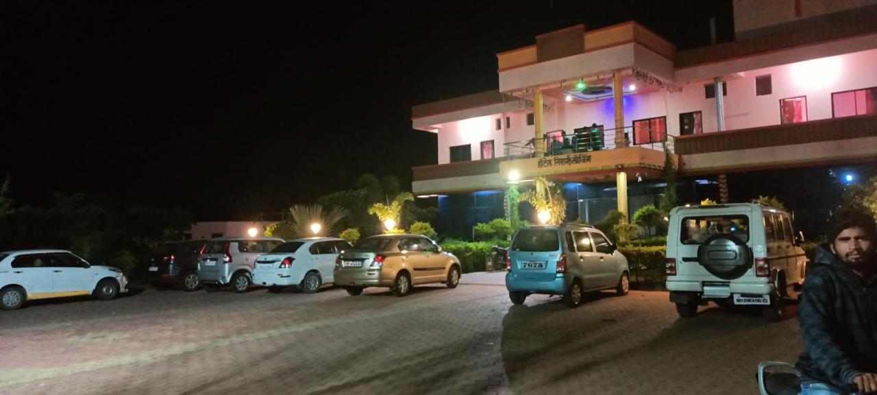 Hotel Nisarg Lodging And Restaurant Aurangabad  Eksteriør billede